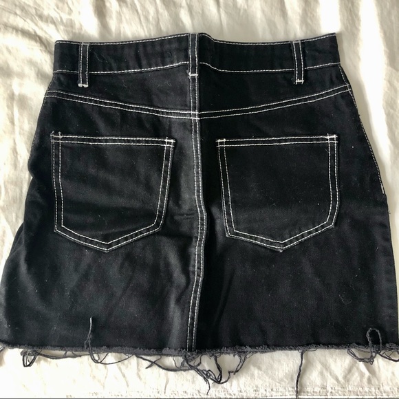 BLACK SKIRT WITH WHITE STITCHING - Picture 2 of 2